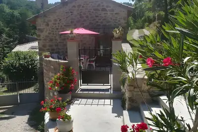 Image de Maison de vacances « Loft de Charme La Rose Désirée » avec vue montagne et Wi-Fi