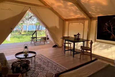 Image de Luxurious Texas Camping Retreat on Lake Bastrop