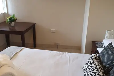 Image de 2 bdr apartment Griffith Act, pool, parking