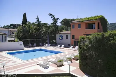 Image de The apartments, all studios, are simply and functionally furnished and all consist of a living room