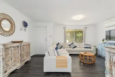 Image de Seas The Day- Coastal Comfort & Spacious Living!