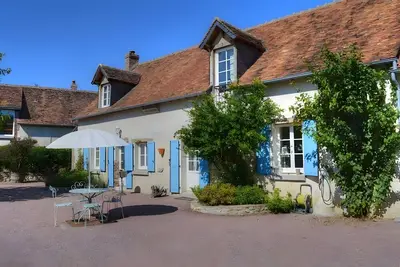 Image de Gîte « 15 Personnes Avec Piscine » avec Piscine Commune, Terrasse Privée et Wi-Fi