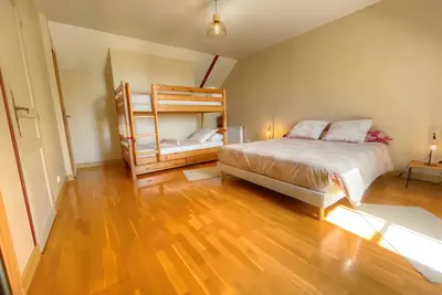 Image de Chambre d’hôtes « Chambre Rouge-Gorge » avec piscine, terrasse partagées et Wi-Fi