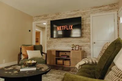 Image de 4-bedroom house in Fargo with Heated Garage