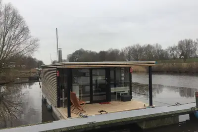 Image de Bateau-maison pour 4 personnes env. 45 qmà Wilhelmshaven, Côte allemande de la mer du Nord (Frise orientale)
