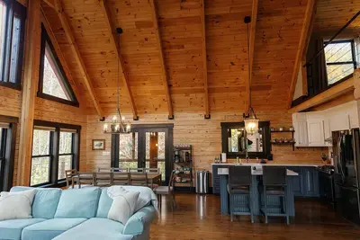 Image de Arch Fun Cabin - Modern Cabin w/ Hot Tub & Views