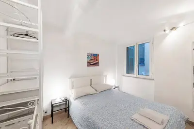 Image de Appartement « Modern Flat au centre de Gênes » avec Wi-Fi et climatisation
