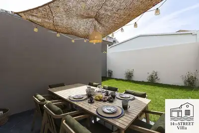 Image de 14 St Villa - Espinho, Ocean here and Porto city just there.