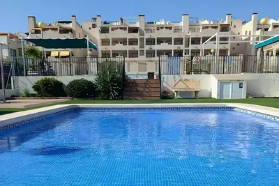 Image de Soleil, golf et piscine : la villa idéale pour vos vacances!