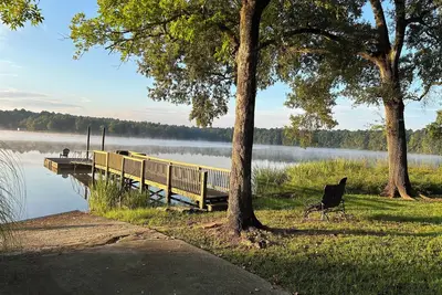 Image de Cozy 2-bedroom cabin on Lake Wateree near Camden, Blythewood, Ridgeway with dock