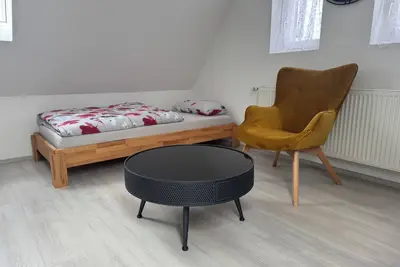 Image de Comfortable accommodation for craftsmen and fitters with kitchen - 5 beds