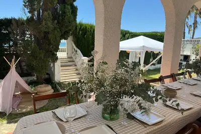 Image de Amazing Caleta Beach house front Sea