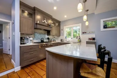 Image de Serene 2 Bedroom, 2 Bath Sleeps 6, Near Dock Square and Gooch’s Beach