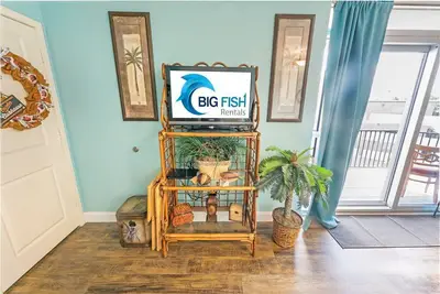 Image de Spacious City View - Close to Boardwalk, Location!