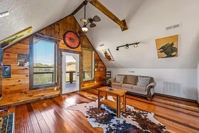 Image de Fireside Lodge | Lake View, Hot Tub, & Game Room!