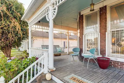 Image de 2 Blocks to Ohio River! Historic Victorian Gem