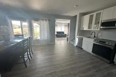 Image de Welcoming 2-bed/1ba walk-out basement in Castle Pines