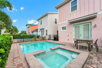Image de Blush Breeze Cottage near Disney with Private Pool & Margaritaville Resort and.