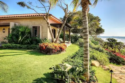 Image de Beachfront Villa + Private Pool, Full Staff, Gym