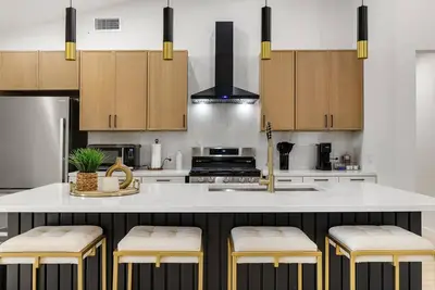 Image de Luxury Retreat w/game room Near Downtown & Airport