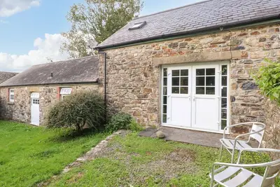 Image de Rafters Cottage, pet friendly, with pool in Maenclochog