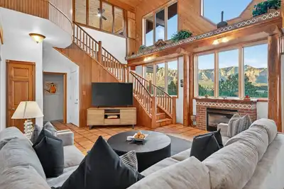 Image de Casa Del Sol | Bbq, Firepit & Hot Tub with Views