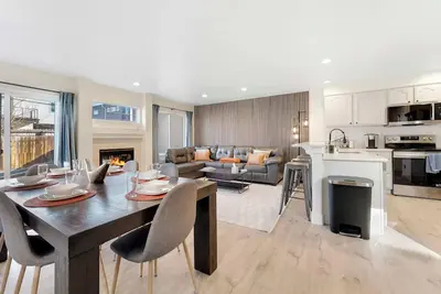 Image de Modern Denver Retreat Sleeps 10