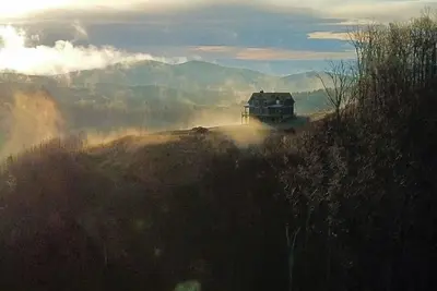 Image de Breathtaking Mountain Retreat; Relax and Rejuvenate with Unmatched Scenic Beauty