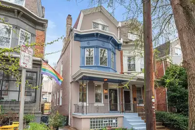 Image de Stylish Mount Airy Home – Luxe Comfort Near Germantown Ave