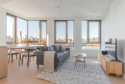 Image de Blueground | South Williamsburg, view, nr East River