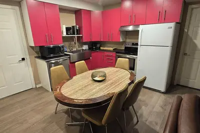 Image de 3 bedroom unit, 7 people sleep on down stairs, ground floor