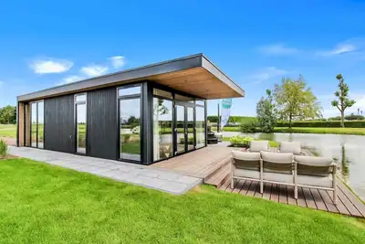 Image de Maison de vacances élégante avec jardin