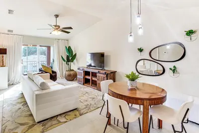 Image de Golf Getaway: Cape Coral Condo 1 Mi to River!