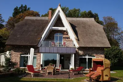 Image de Relaxing vacation in a quiet location with many extras - Haus Boddenresidenz - House