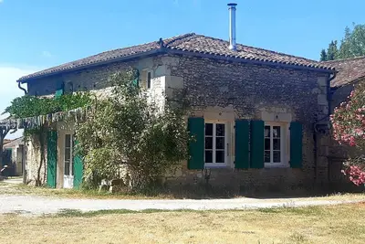 Image de Chouette maison d'hôtes entre Saintes et Royan à 15 minutes des plages.