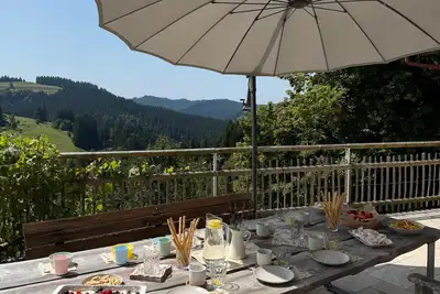 Image de Idyllic holiday home with far-reaching views, fireplace and secluded location.