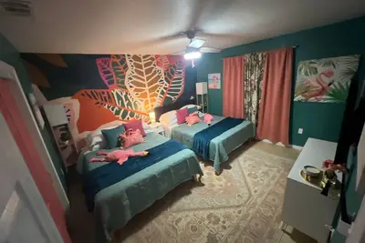 Image de Spacious 4-bedroom house in charming Hudson minutes from the beach