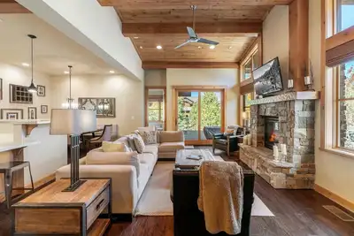 Image de Modern Townhome Close to Northstar Ski Resort