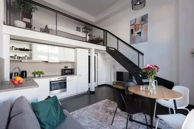 Image de Comfy loft with balcony