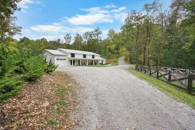 Image de Southern Sanctuary 2a–Spacious Retreat–Sleeps 10