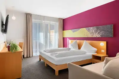 Image de Chambre 'Kreativ Hotel Schweigl Dz 108' avec vue montagne, piscine partagée et Wi-Fi