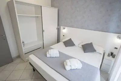 Image de Renovated apartments up to 4 people single level near the sea!