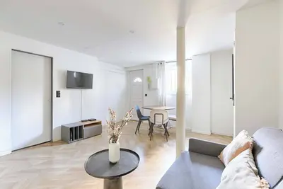 Image de Appartement de Charme au cœur du 18eme