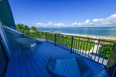 Image de Beachfront Bliss at Peters Beach House - 2br 2ba - Sunrises That Steal the Show