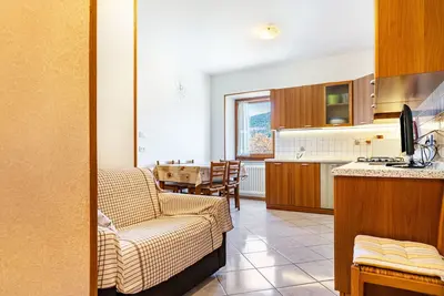 Image de Appartement « L'Edera 2 » avec vue sur la montagne, jardin commun et Wi-Fi