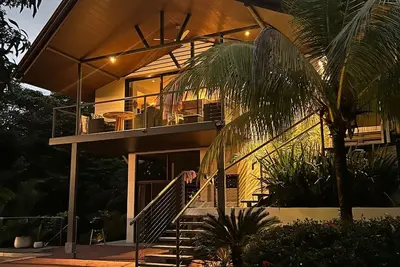 Image de Boho chic home with Stunning Ocean Views & Infinity Pool –Nature Lover’s Retreat