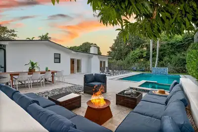 Image de Luxe Villa, Heated Pool, Fire Pit, Games