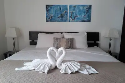 Image de Beautiful complex with swimming pool, close to the beach and downtown