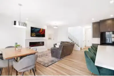 Image de Big 5br Home Calgary – Near Airport, Banff & Dt