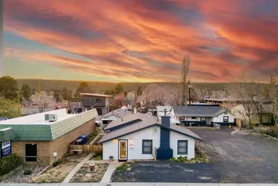 Image de Peak Haven at Uptown Estates – Stay • Explore • Belong